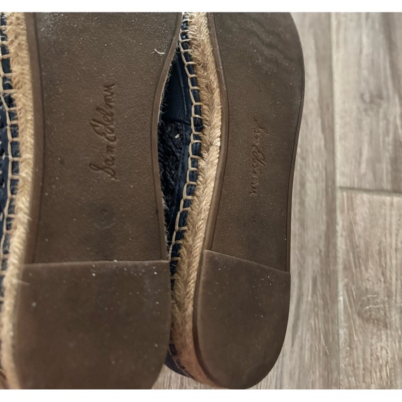 Sam Edelman Blue and Tan Flats with Gold Accents size 8 - Picture 7 of 11